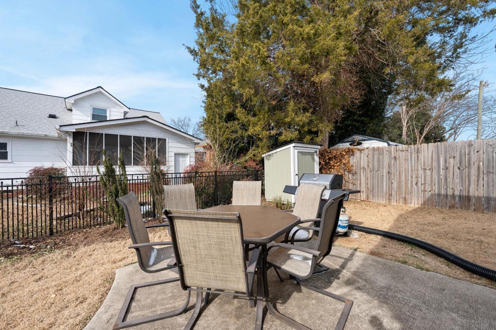 Charming Dt 3-Bed Bungalow With Fenced-In Yard Raleigh Extérieur photo