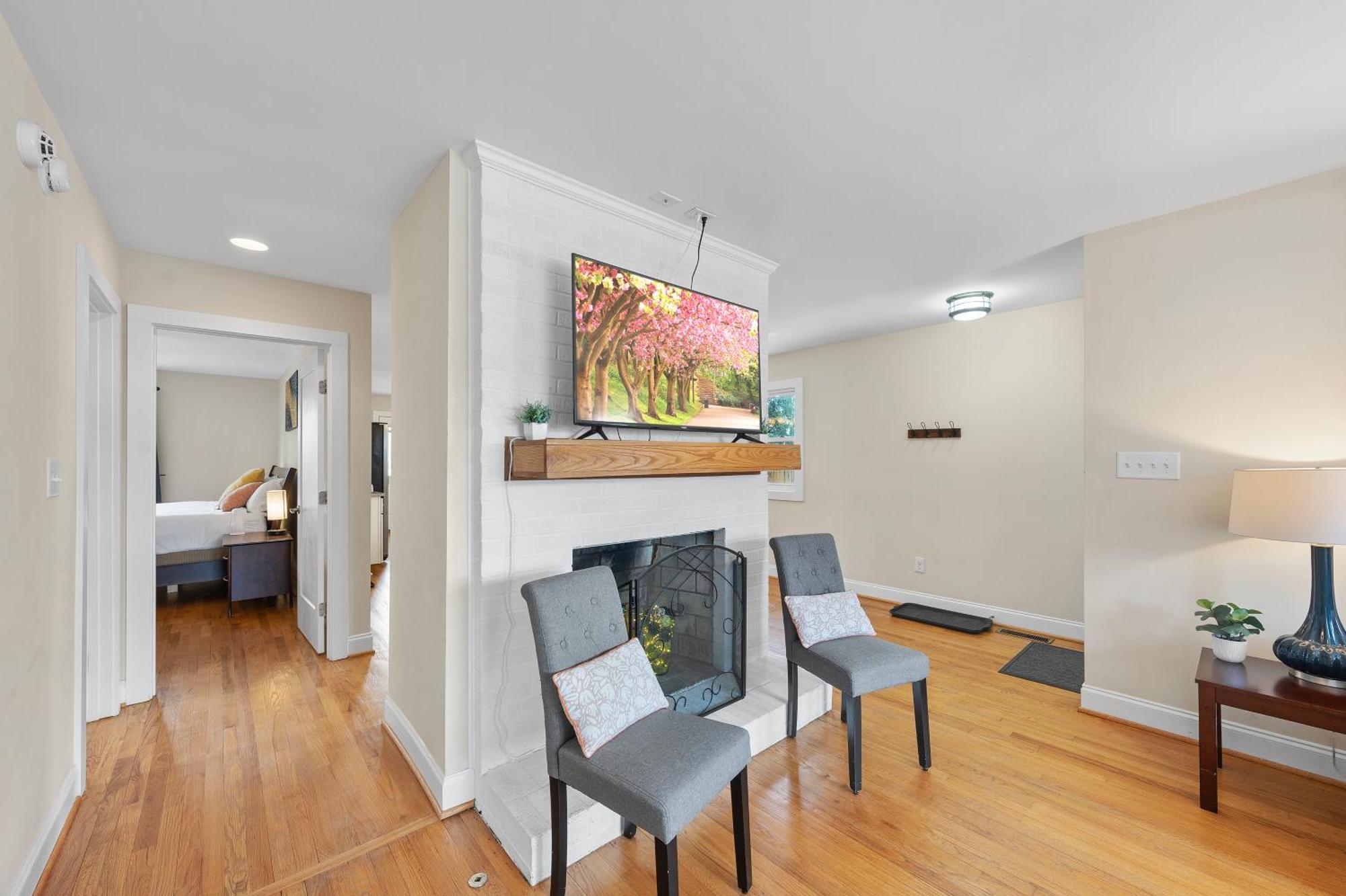 Charming Dt 3-Bed Bungalow With Fenced-In Yard Raleigh Extérieur photo