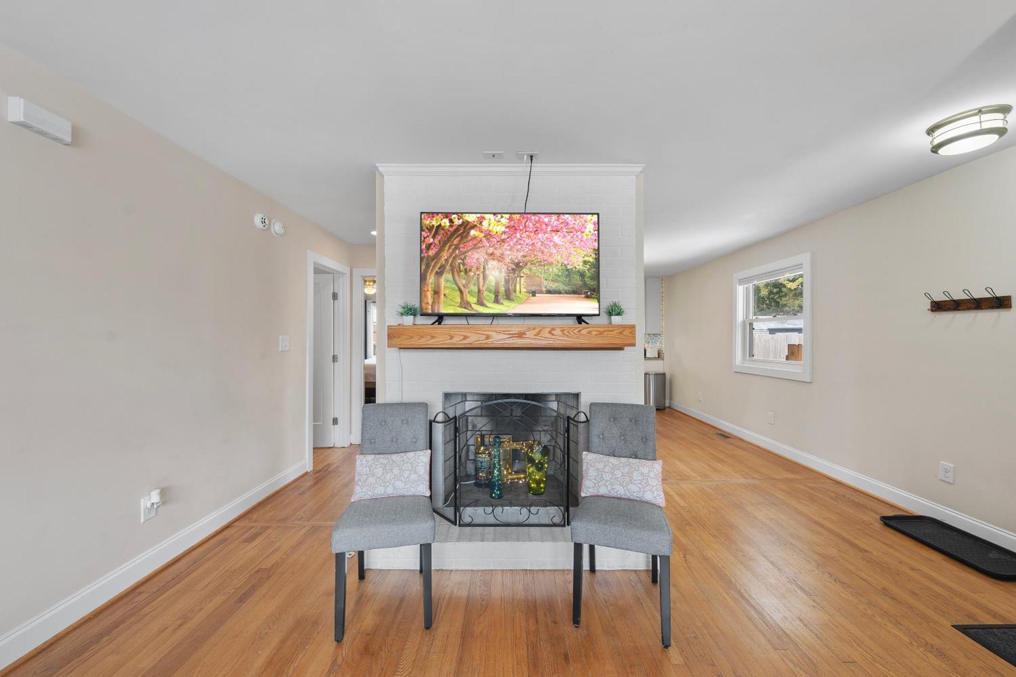 Charming Dt 3-Bed Bungalow With Fenced-In Yard Raleigh Extérieur photo