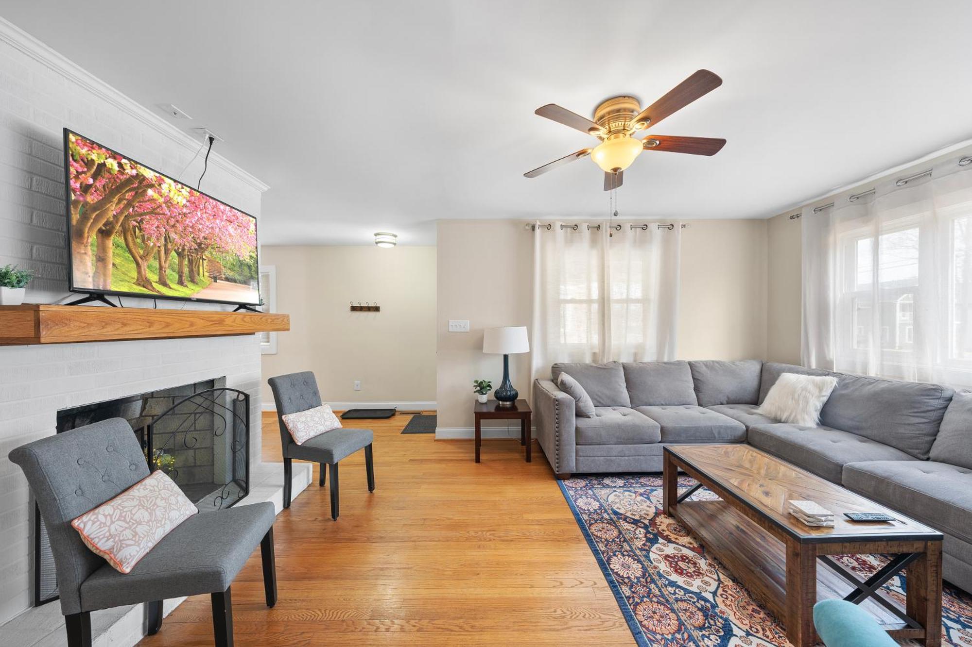 Charming Dt 3-Bed Bungalow With Fenced-In Yard Raleigh Extérieur photo