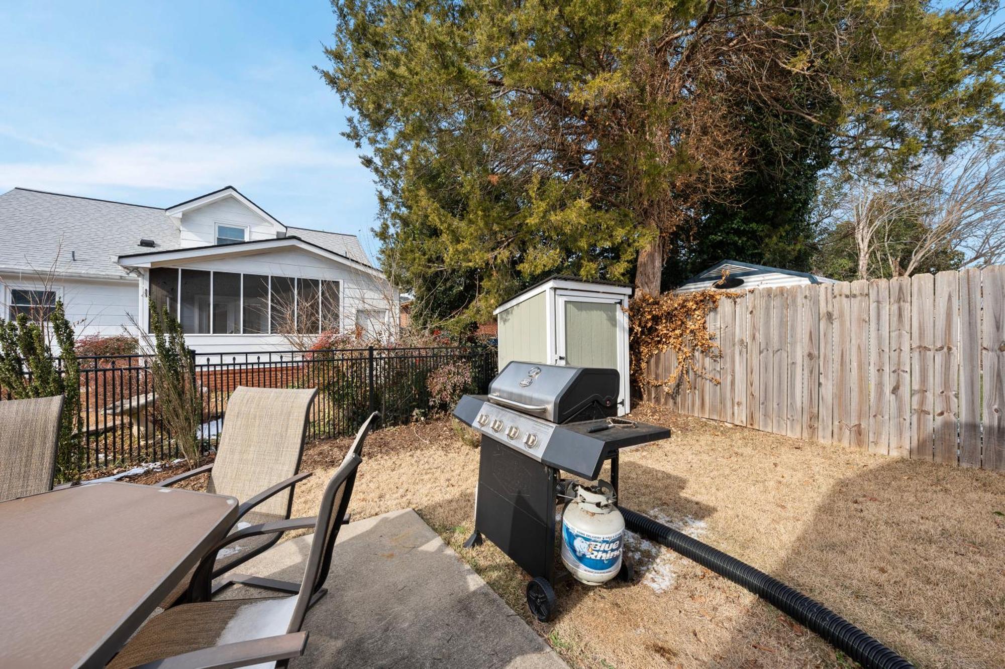 Charming Dt 3-Bed Bungalow With Fenced-In Yard Raleigh Extérieur photo