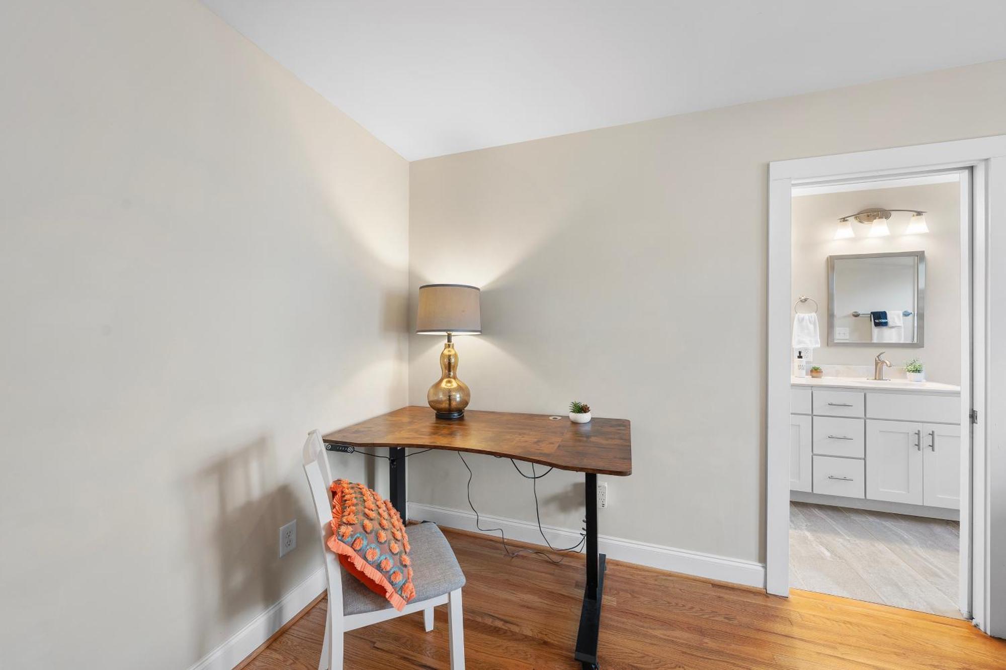 Charming Dt 3-Bed Bungalow With Fenced-In Yard Raleigh Extérieur photo